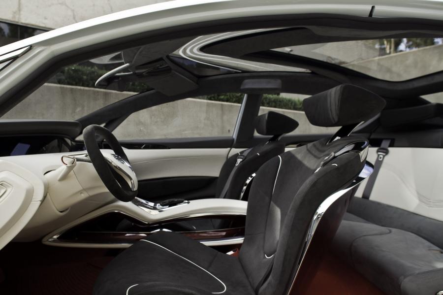  Nissan Ellure Concept 2010 года  (фото 15 из 52)